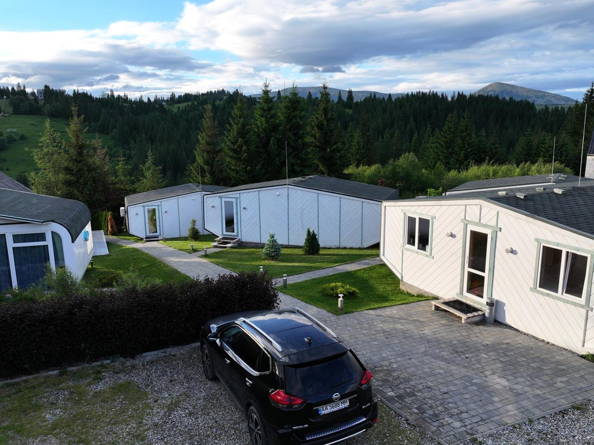 Space Place Yablunytsya Exterior photo